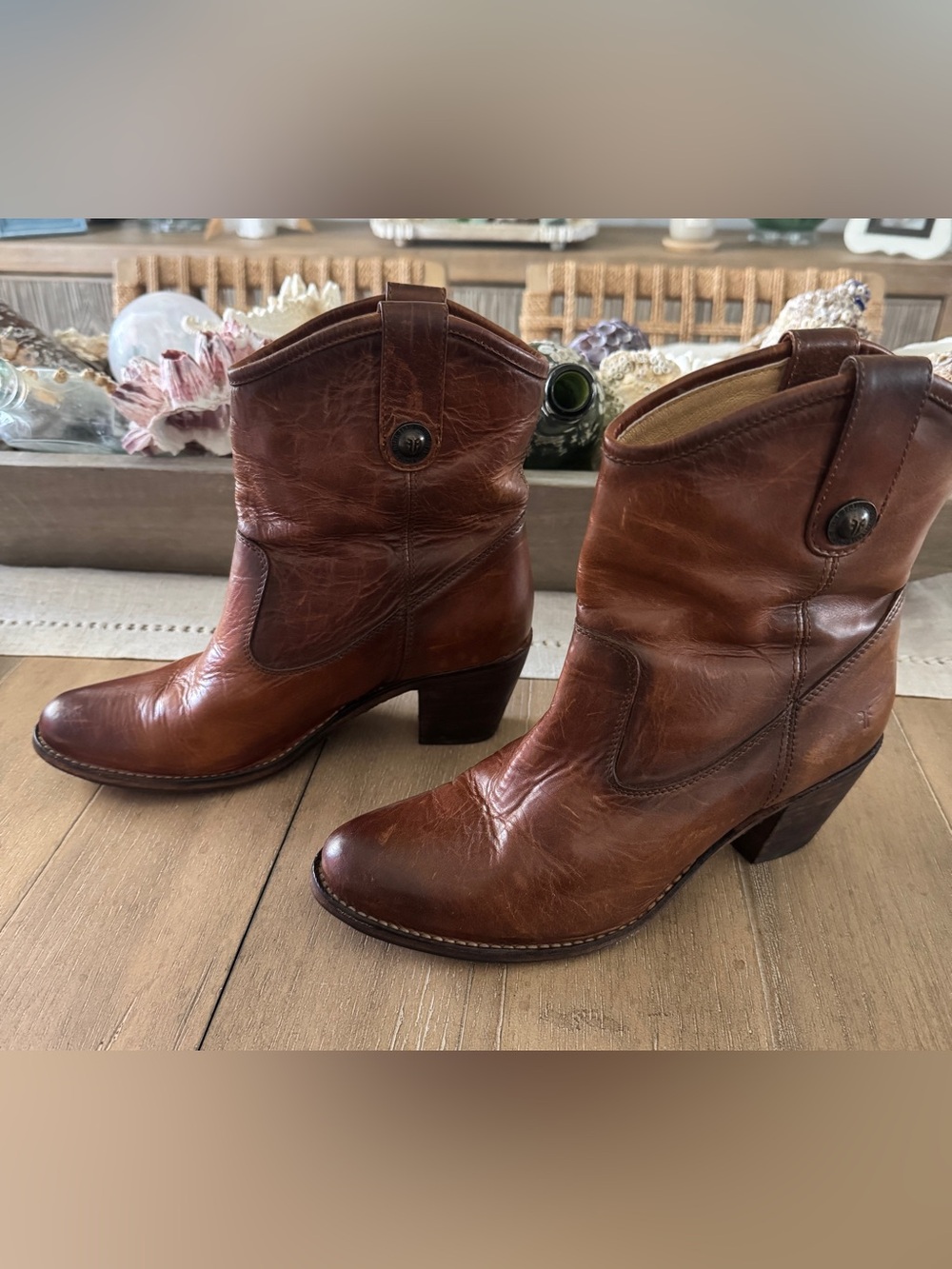 Frye Jackie Button Short Leather Bootie, Cognac Brown, Women’s Size 8 - Picture 4 of 10
